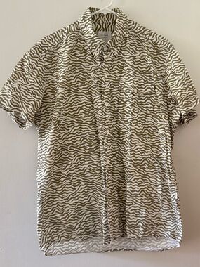 Salvage Public Button-Down Short Sleeve Shirt in Olive XL